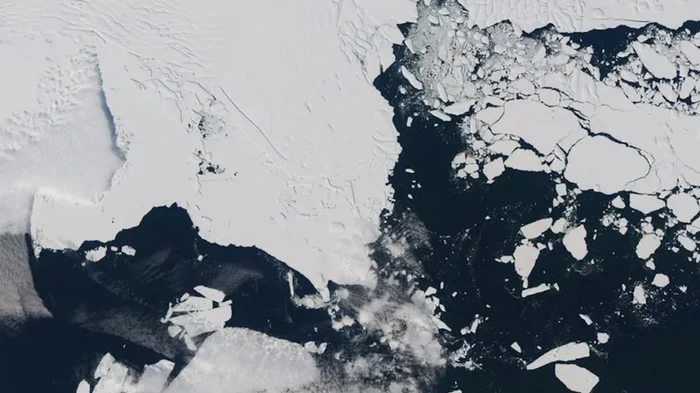 В Антарктиде сотрясается ледник Судного дня: приборы фиксируют сотни толчков