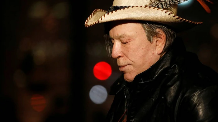 Микки Рурк на грани выселения из дома из-за долгов: актер открыл неожиданный сбор средств