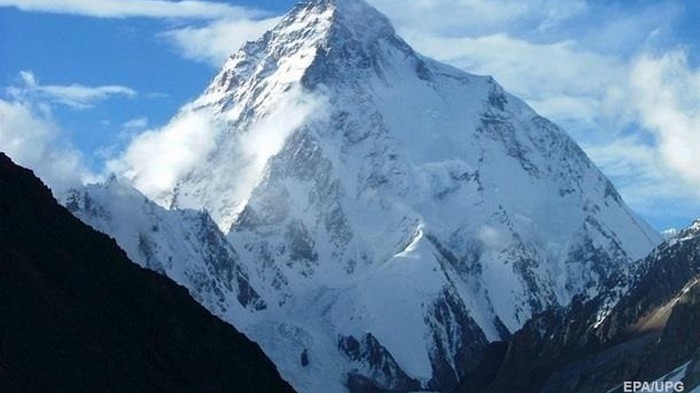 Число погибших альпинистов на Эвересте возросло