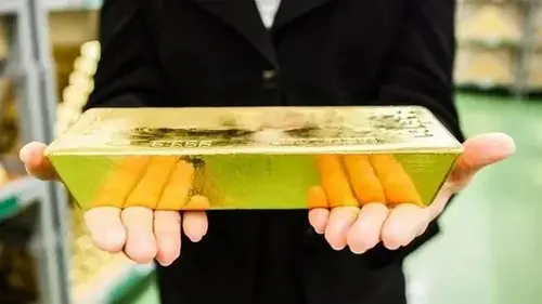 Цены на золото летят вниз: какая стоимость сегодня