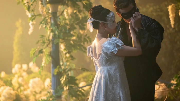 На Netflix вышла первая часть 4 сезона «Бриджертонов» (видео)