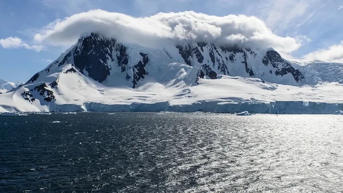 Подо льдами Антарктиды скрыты 30 000 неизвестных ранее структур: мы знаем, как они появились