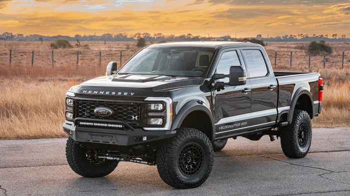 Брутальный дизайн и 500 сил: представлен нетипичный заряженный пикап Ford (видео)