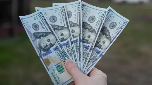 Сколько будут стоить 100 долларов в Украине до конца зимы: прогноз банкира на февраль