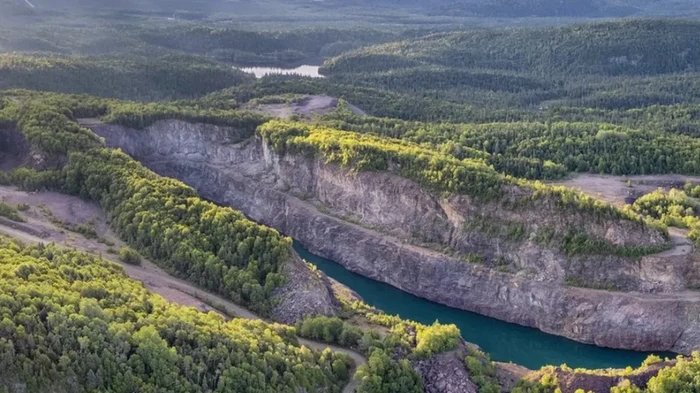 Ученые обнаружили самую старую воду в мире: они ее не пили и вот почему
