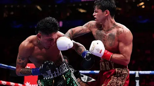 Американец доминировал и забрал титул у Барриоса