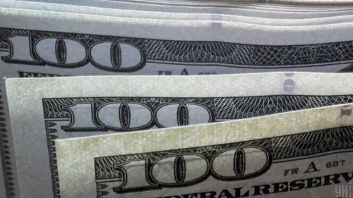 Новые ориентиры? Чего ждать от курса доллара и евро в начале марта — прогноз от банкира