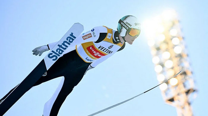 На пути к рекорду на трамплине у Превца стали лыжи