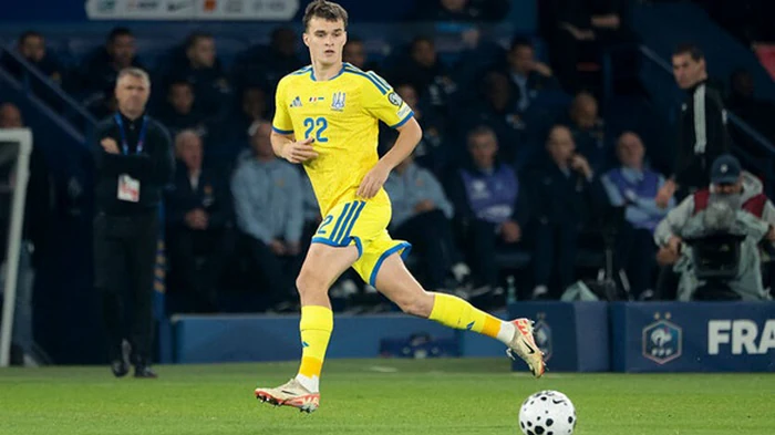 Два английских клуба нацелились на украинского футболиста