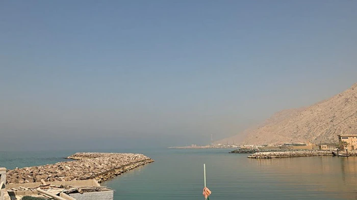 Движение судов в Ормузском проливе практически полностью остановилось