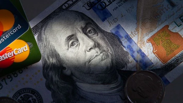 Сколько будут стоить 100 долларов до 15 марта: прогноз банкира