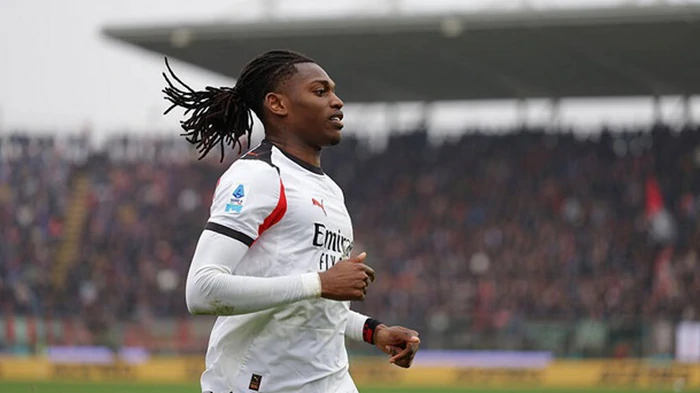 Милан готовит новый контракт для португальского вингера