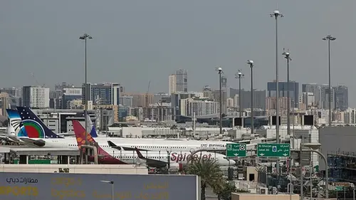 Дроны упали на территории дубайского аэропорта: четверо ранены