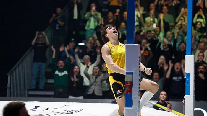 Новый рекорд Дюплантис устанавливает на 6,31 метра