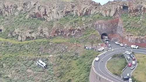 На Канарах перевернулся автобус с туристами, есть жертвы