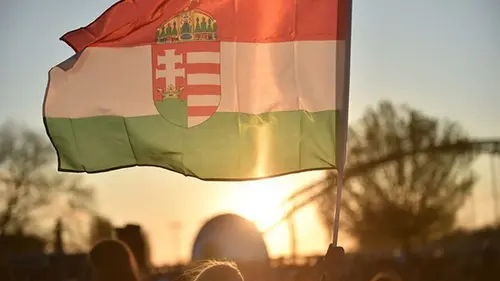 В Венгрии начались парламентские выборы