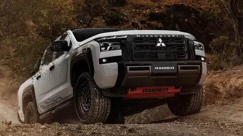 Mitsubishi представила экстремальный пикап для сложного бездорожья (фото)