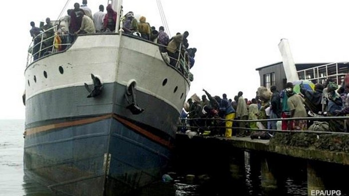 На озере в Конго затонуло судно, десятки погибших