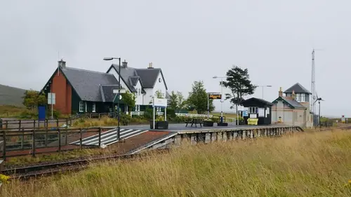 В Великобритании есть отдаленная железнодорожная станция, до которой невозможно доехать на машине