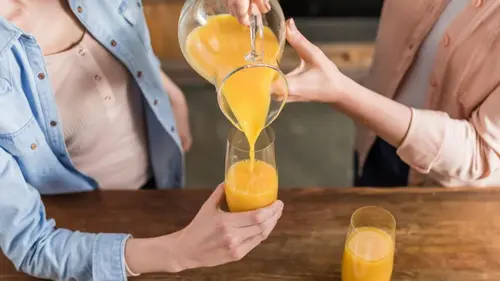 Лучше апельсинового сока: названы 5 напитков, содержащих много витамина D