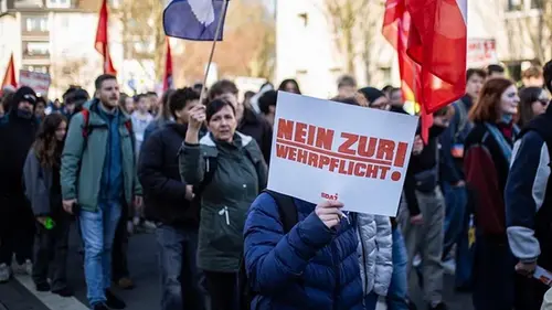 Граждане Германии массово отказываются от военной службы — СМИ