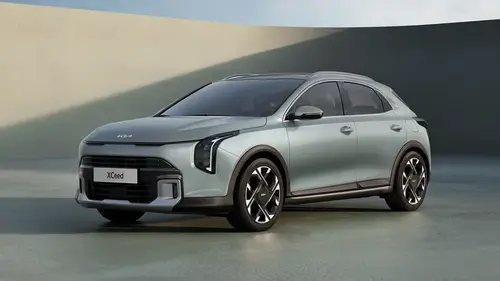 Kia показала недорогого конкурента Volkswagen Golf во внедорожном стил...