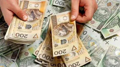 В Польше резко поднимут минимальную зарплату: кто и сколько будет получать