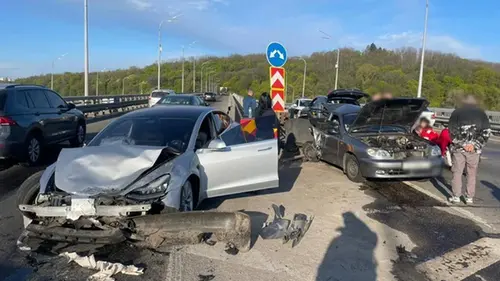 В Киеве произошло смертельное ДТП на Дарницком мосту