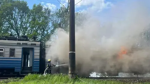 На Черкащине во время движения загорелся электропоезд