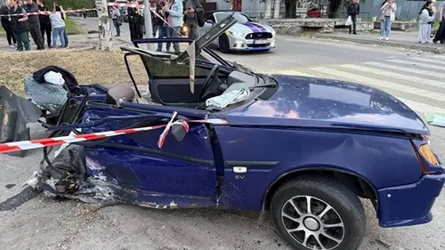 Смертельное ДТП в Днепре: автомобиль врезался в остановку транспорту