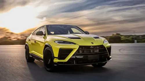 Развивает более 300 км/ч: Lamborghini презентовала самый быстрый кросс...