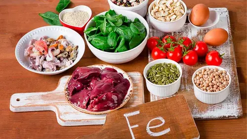 Какие продукты богаты железом: диетологи посоветовали включить в рацион 8 видов