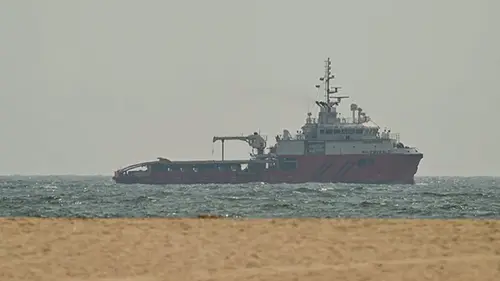 Иран атаковал судно и закрыл Ормузский пролив