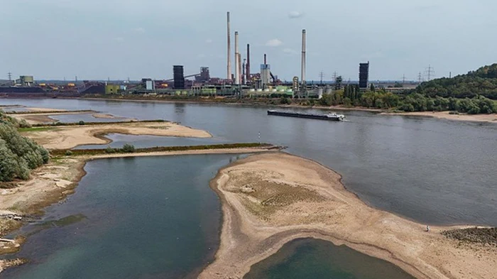 В Германии из-за жары Рейн обмелел до новых минимумов
