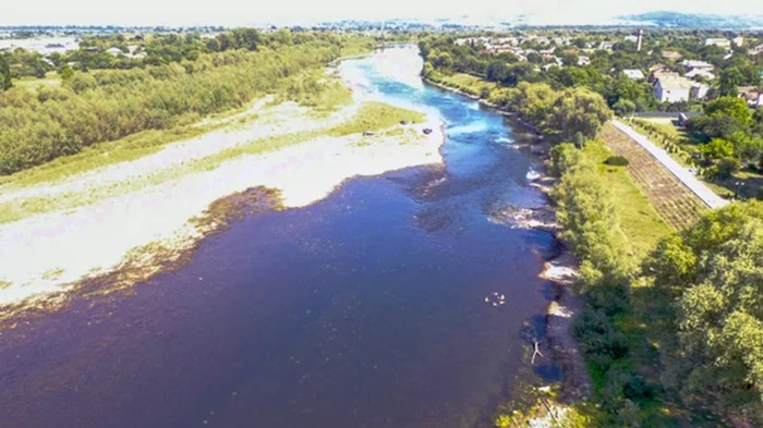 Днестр стремительно мелеет: из-за засухи Украина ограничила водопользование