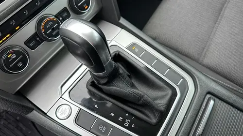 Ці 5 помилок можуть «знищити» автомобіль на автоматі: їх припускається більшість водіїв