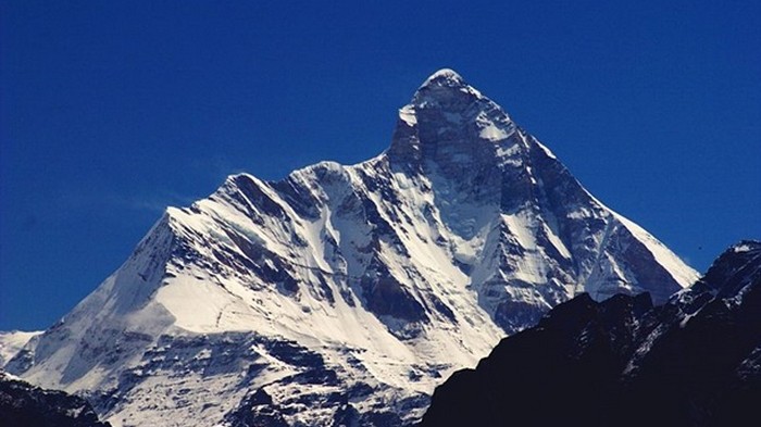В индийских Гималаях пропали восемь альпинистов
