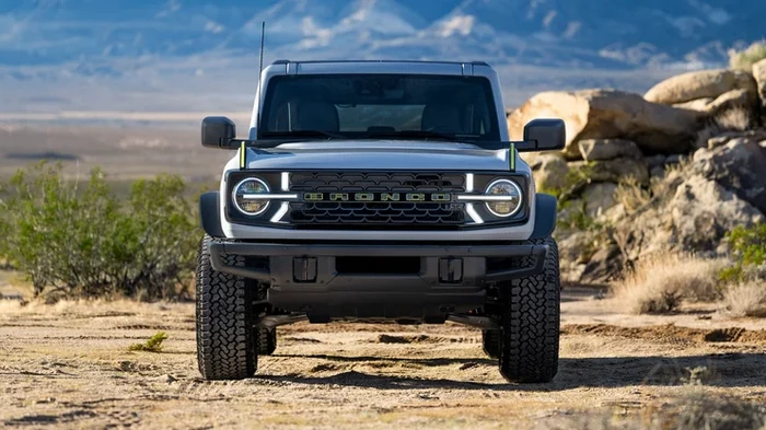 Ford готовит мощный пикап Bronco для серьезного бездорожья (фото)