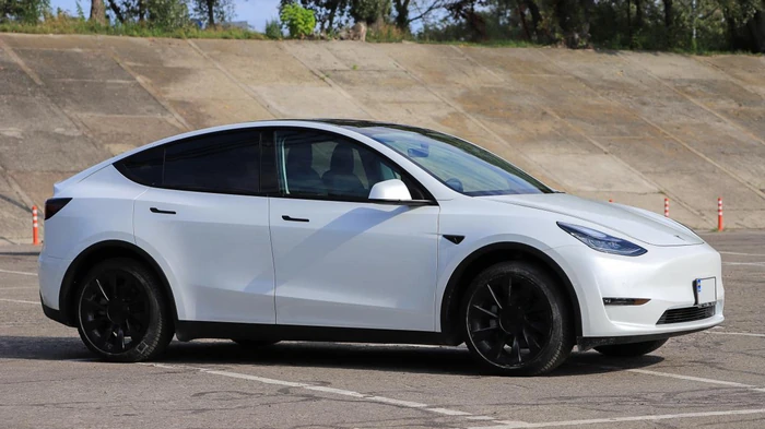 Не Китай и не США: где в мире дешевле всего продают популярную модель Tesla, – Bloomberg