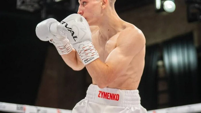 На чемпионате Европы по боксу в 1/8 финала вышел подопечный Усика