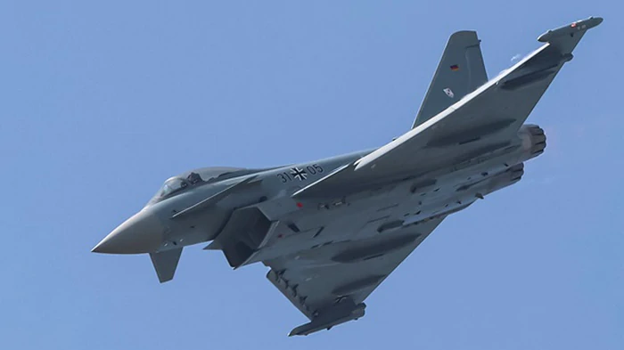 Германия перебросила в Латвию истребители Eurofighter