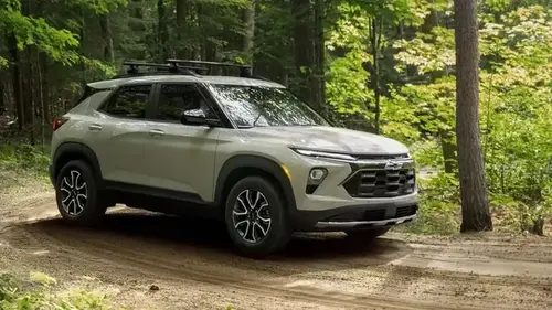 Chevrolet удивила водителей: бюджетные кроссоверы Trax и Trailblazer получили новые функции и стиль