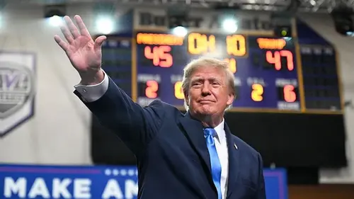 Ціни на пальне б'ють по рейтингу Трампа перед виборами в США, — BI