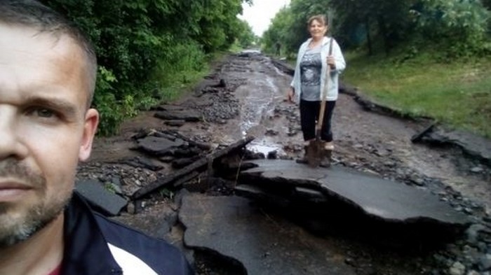 Дождь смыл дороги в Черкасской области – СМИ (фото)