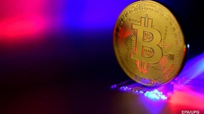 Курс Bitcoin превысил 11 тысяч долларов