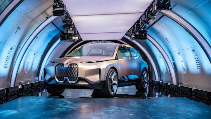 BMW переходит на массовый выпуск электромобилей