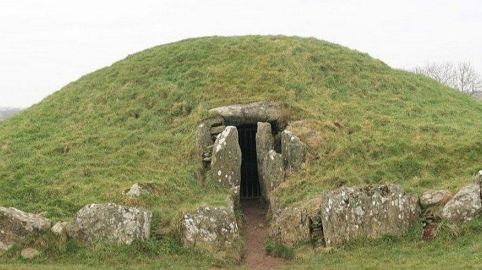 В Уэльсе нашли погребальную пирамиду времен бронзового века