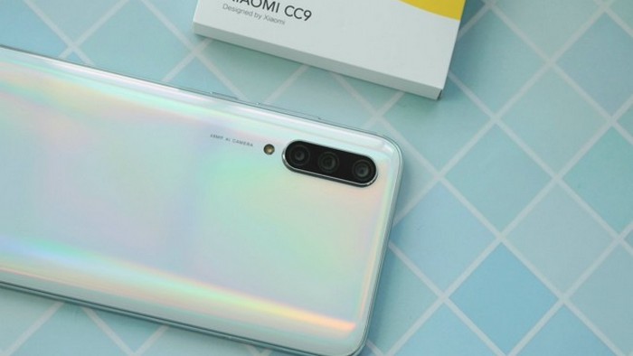 Xiaomi пристыдили за выпуск дешевого селфи-смартфона