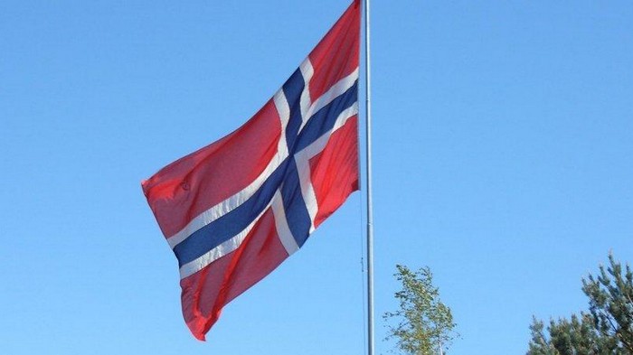 Норвежского экс-министра осудили на пять лет за домогание к беженцам