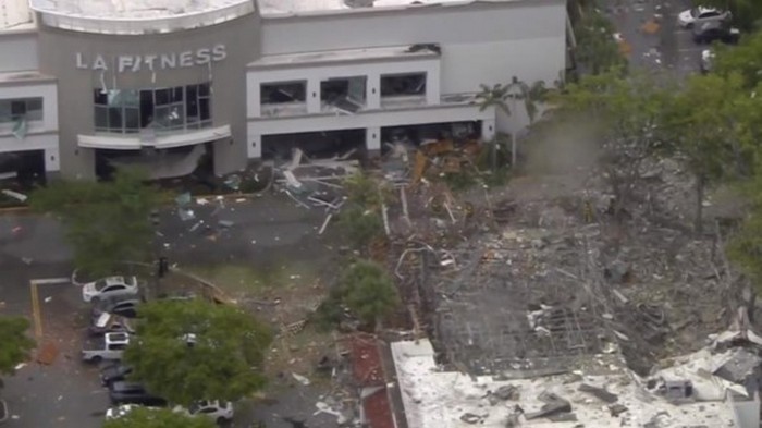 Во Флориде мощный взрыв разрушил торговый центр